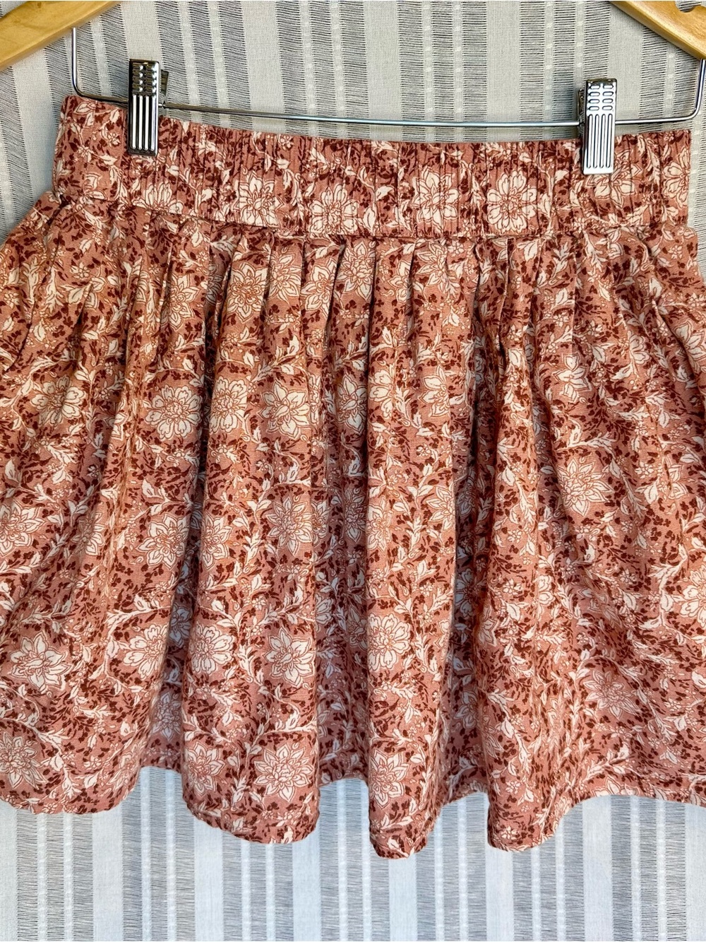 Like new American Eagle Cotton/ Linen Floral Mini Skirt